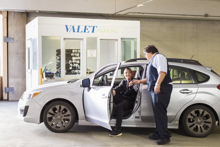 Reasons why valet parking is a helpful solution 