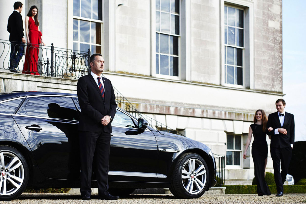 How to Get a Chauffeur Service London for Long-Distance Travel