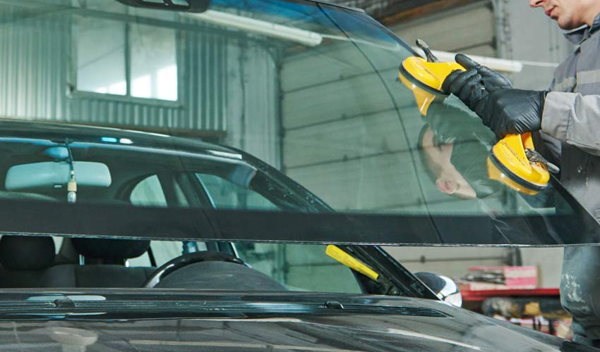 Why does your car’s windshield really break?